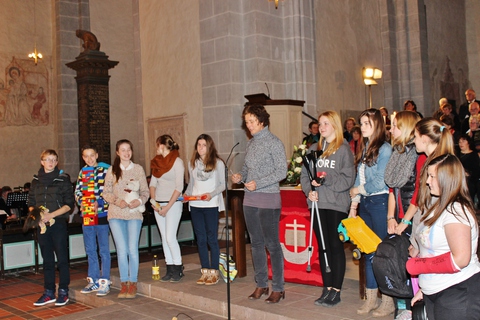 Vollmarshäuser Konfirmanden gestalten den Reformationsgottesdienst in der Stiftskirche in Kaufungen